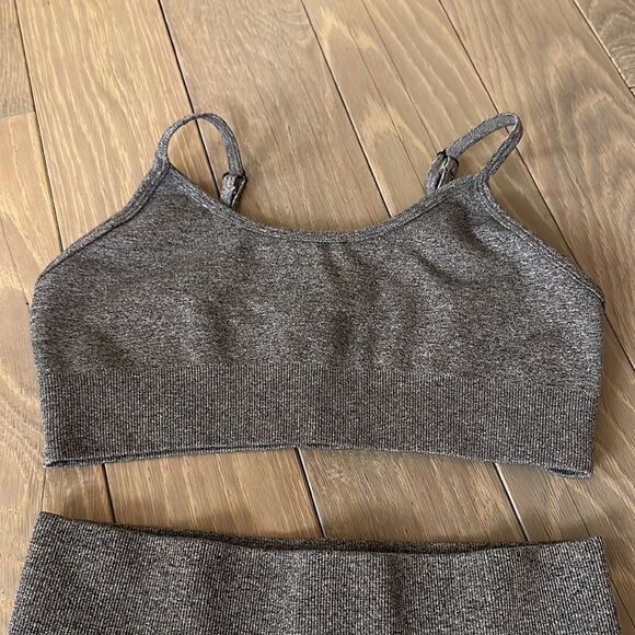 Gray workout set - Picture 2 of 4